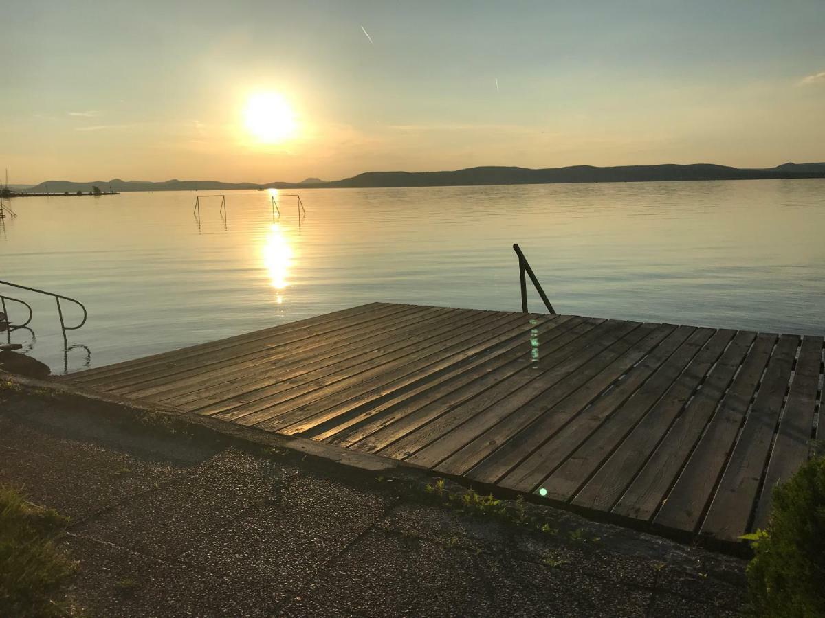 Sunny Private Beach Balatonlelle Extérieur photo